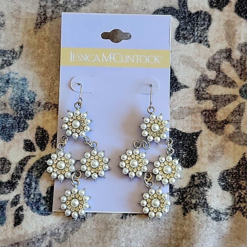 NEW ** Dangle earrings